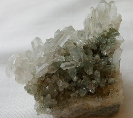 ヒマラヤ水晶原石新産地・レア産地013 ダウラギリ産のクラスター水晶